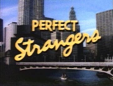 Perfect Strangers -  En komediserie med två oväntade rumskamrater som lär sig om livet och varandra i Chicago